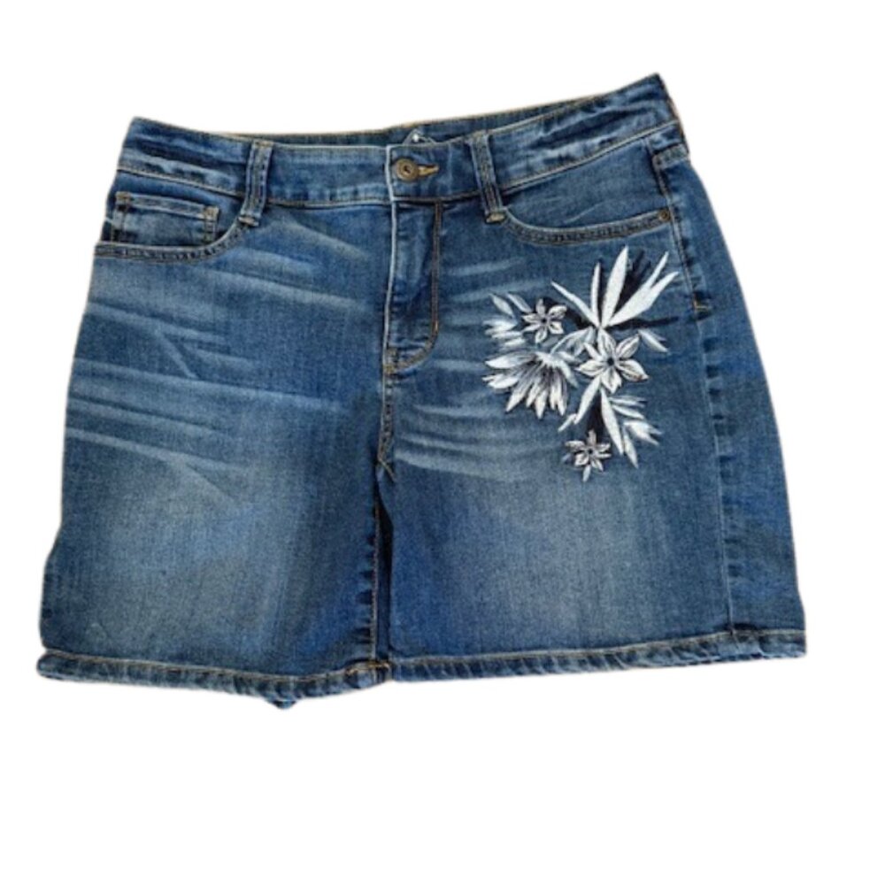 St. John’s Bay women’s Shorts Size 12 Floral Embroidery